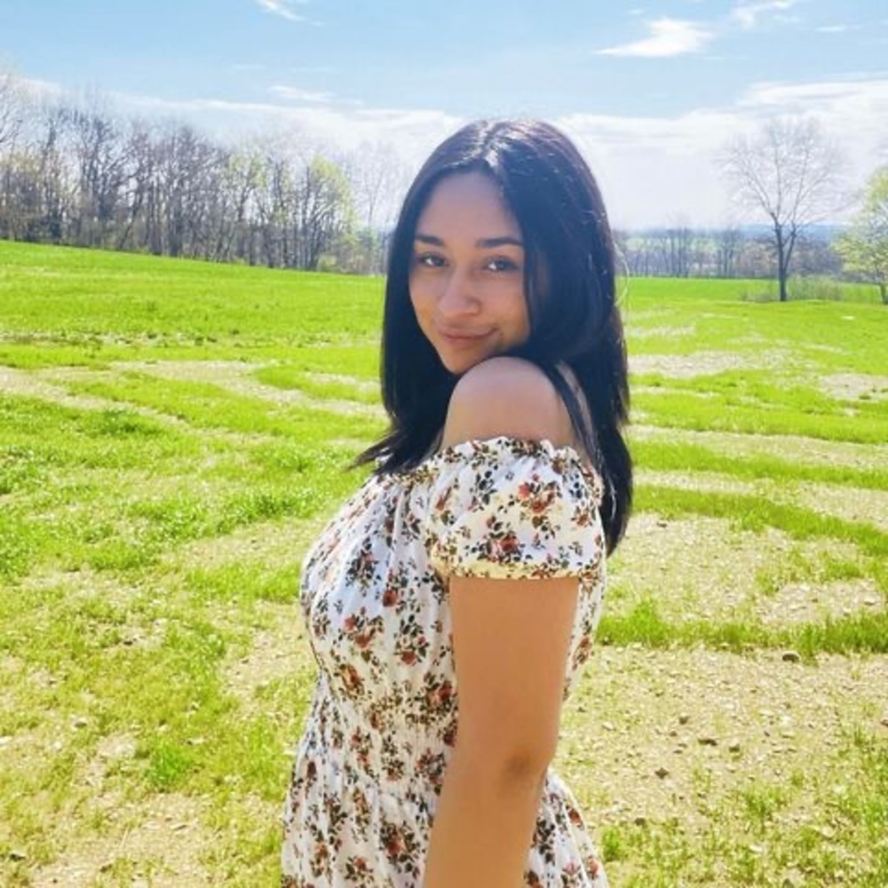 Meet your Posher, Antonia